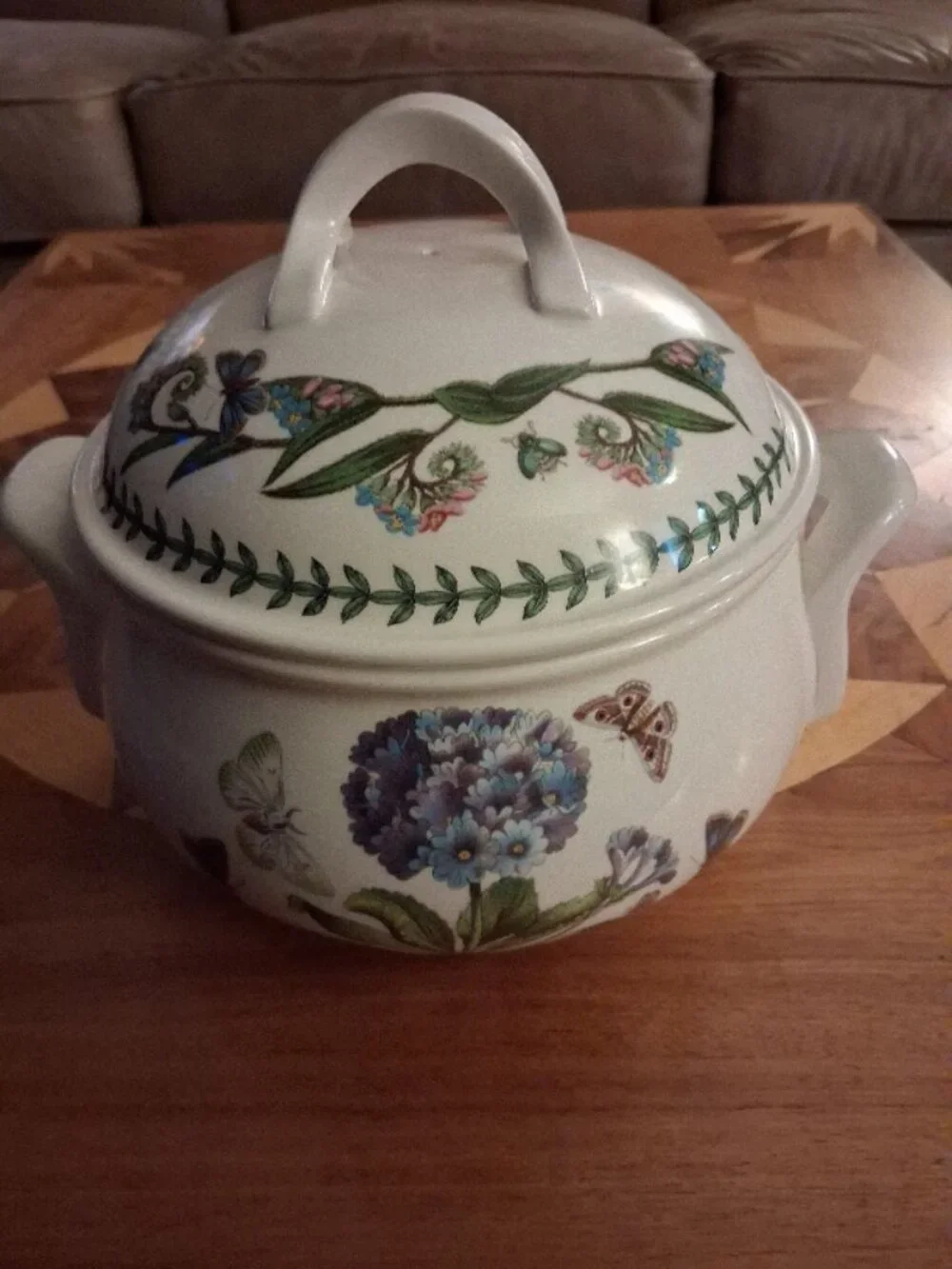 Vintage Portmeirion Botanic Garden 2.5qt Round Covered Casserole Romantic Shape